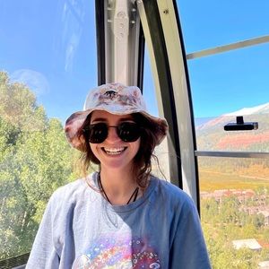 Meet your Posher, Bailey